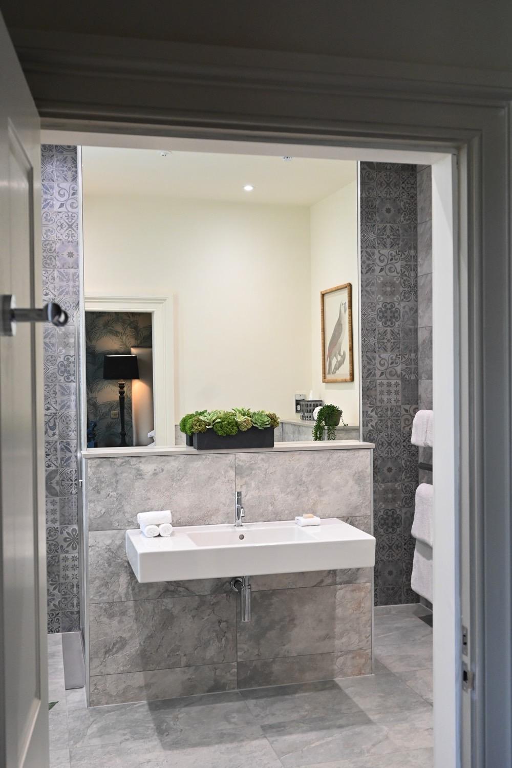 luxury 1 bedroom apartment in Edinburgh