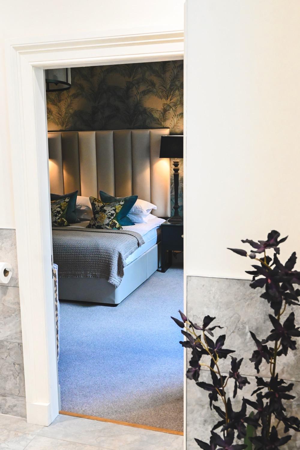 luxury 1 bedroom apartment in Edinburgh