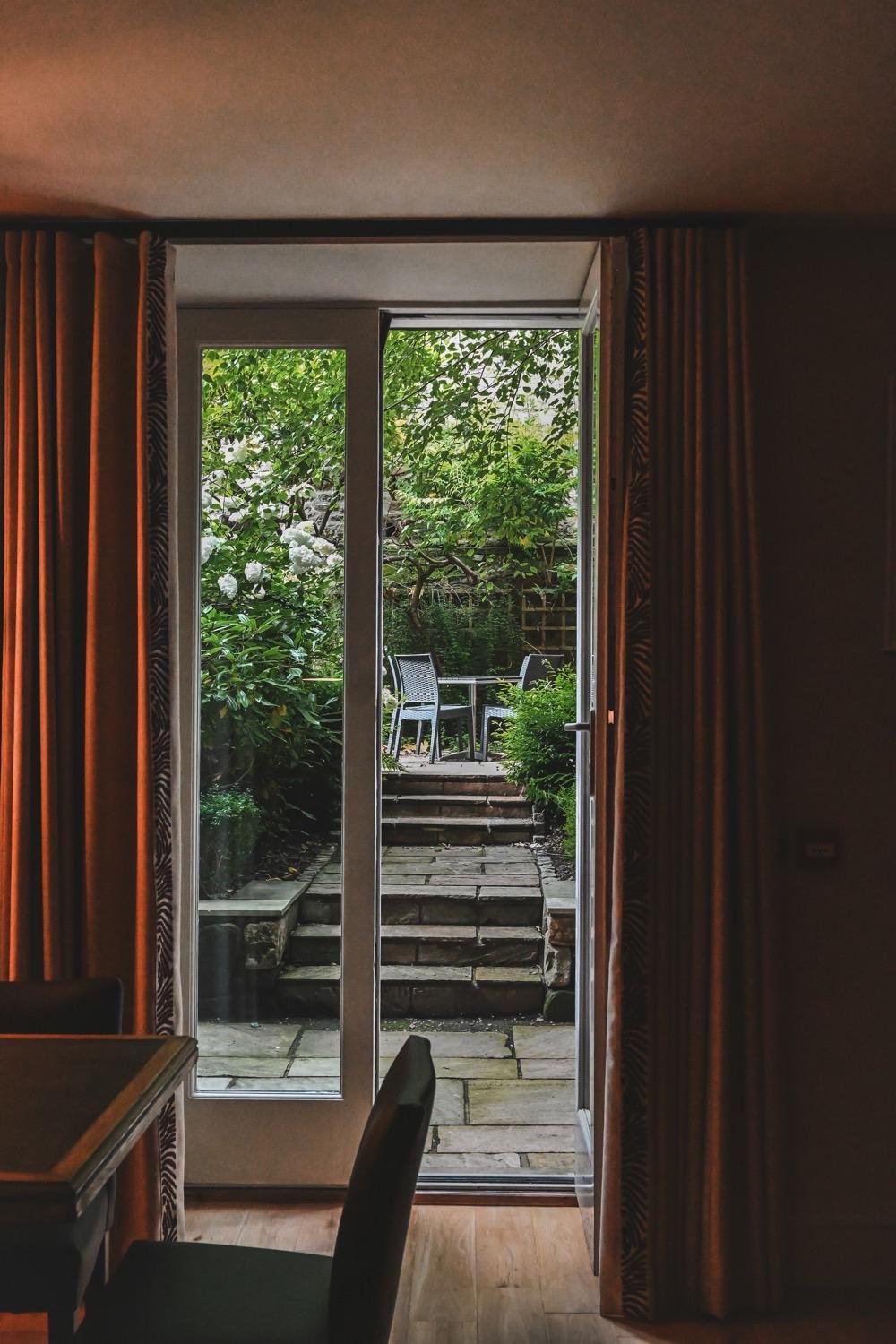 luxury 2 bedroom apartment in Edinburgh